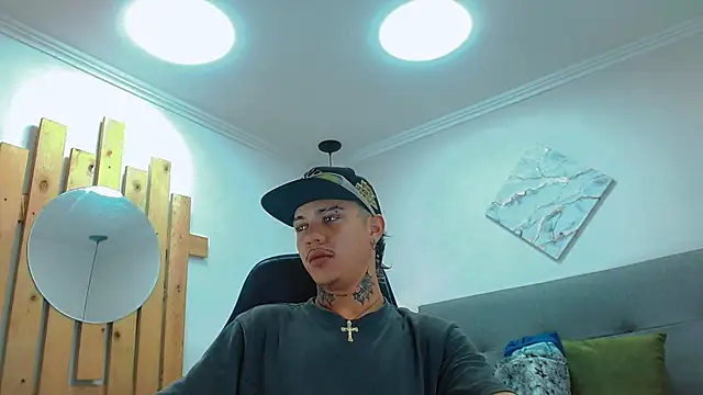 Snapshot of HannibalLester chatting on 03.14.25 HannibalLester online show from 03.14.25