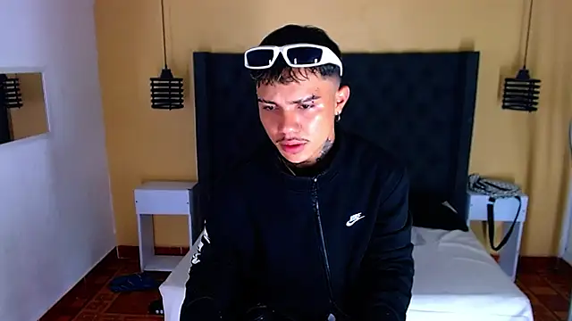 Snapshot of HannibalLester chatting on 03.20.25 HannibalLester online show from 03.20.25