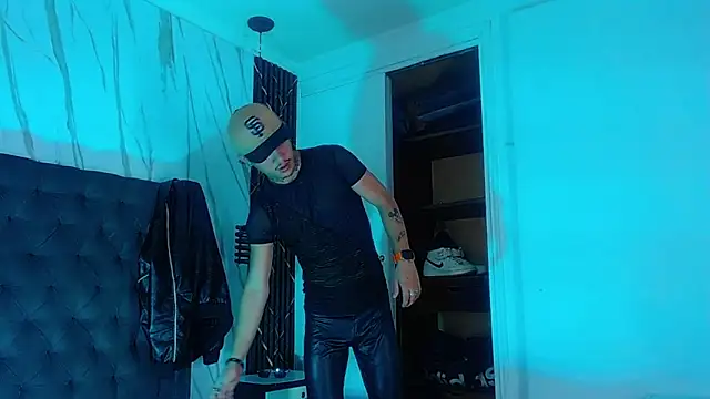 Snapshot of HannibalLester chatting on 09.08.25 HannibalLester online show from 09.08.25