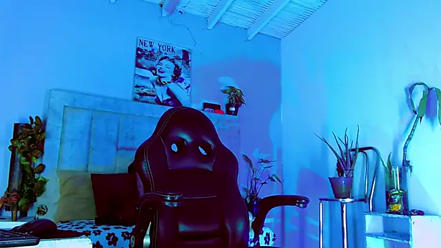 Snapshot of HannibalLester chatting on 09.14.25 HannibalLester online show from 09.14.25