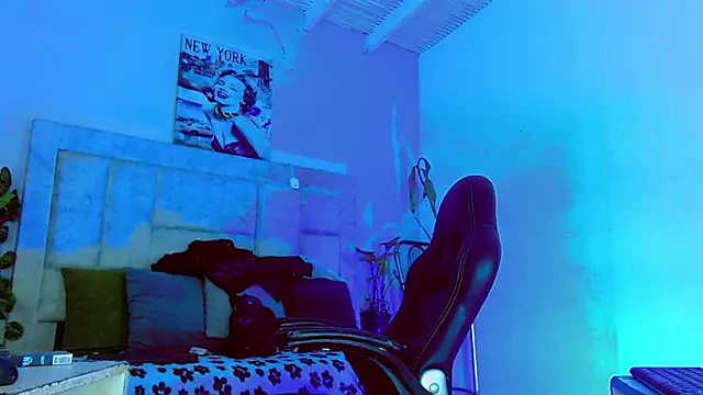 Snapshot of HannibalLester chatting on 09.21.25 HannibalLester online show from 09.21.25