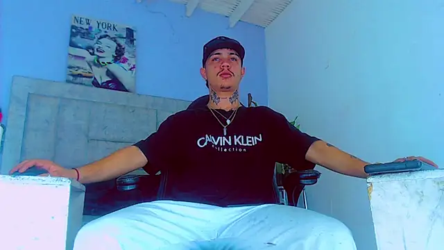 Snapshot of HannibalLester chatting on 10.02.25 HannibalLester online show from 10.02.25