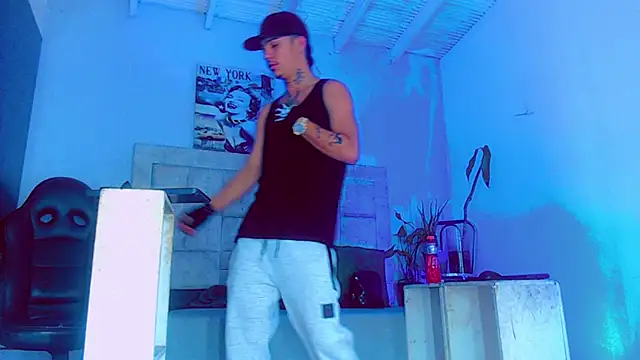 Snapshot of HannibalLester chatting on 10.05.25 HannibalLester online show from 10.05.25