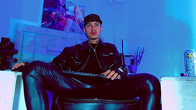 Snapshot of HannibalLester chatting on 10.11.25 HannibalLester online show from 10.11.25