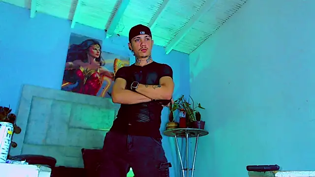 Snapshot of HannibalLester chatting on 10.12.25 HannibalLester online show from 10.12.25