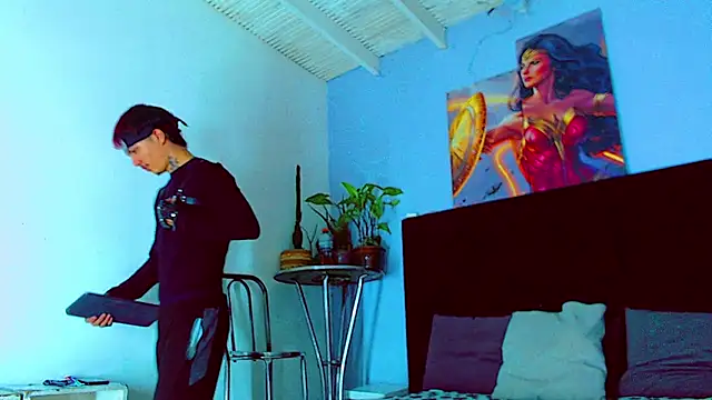 Snapshot of HannibalLester chatting on 10.31.25 HannibalLester online show from 10.31.25