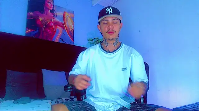 Snapshot of HannibalLester chatting on 11.01.25 HannibalLester online show from 11.01.25