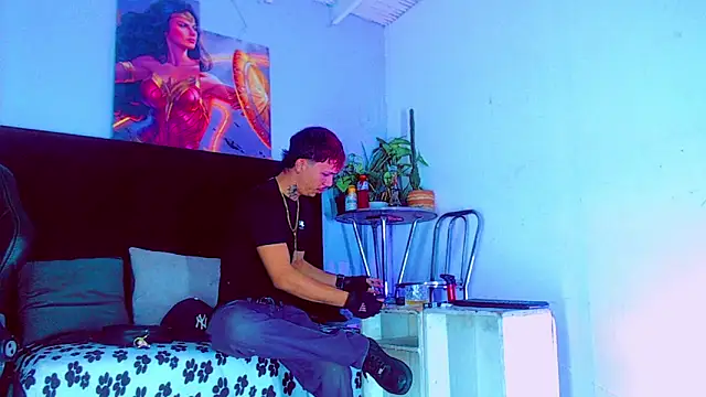 Snapshot of HannibalLester chatting on 11.06.25 HannibalLester online show from 11.06.25