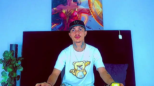 Snapshot of HannibalLester chatting on 11.19.25 HannibalLester online show from 11.19.25