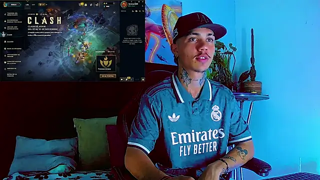 Snapshot of HannibalLester chatting on 11.24.25 HannibalLester online show from 11.24.25