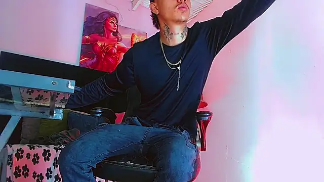 Snapshot of HannibalLester chatting on 11.25.25 HannibalLester online show from 11.25.25