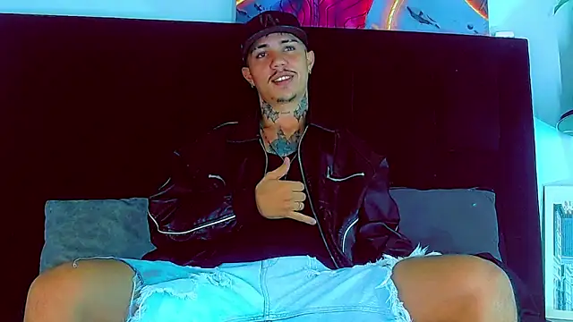 Snapshot of HannibalLester chatting on 11.30.25 HannibalLester online show from 11.30.25