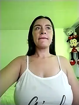 Snapshot of hailey85 chatting on 02.02.26 hailey85 online show from 02.02.26