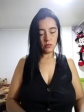 Snapshot of hailey85 chatting on 02.04.26 hailey85 online show from 02.04.26