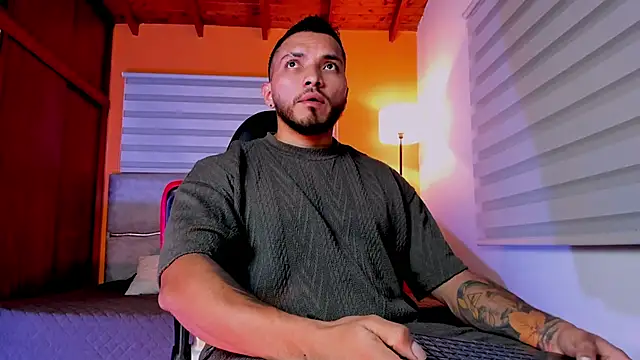 maximusclark1 online show from 02.23.26