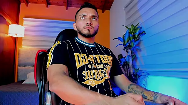 maximusclark1 online show from 02.25.26