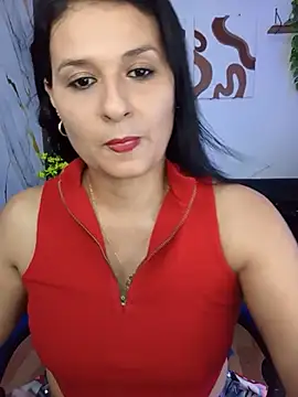 Snapshot of elena_jonees chatting on 07.07.26 elena jonees online show from 07.07.26