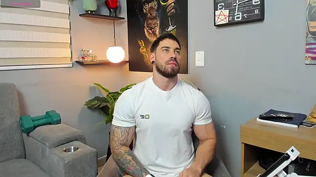 Snapshot of Giorgio-Leone chatting on 05.19.26 Giorgio-Leone online show from 05.19.26