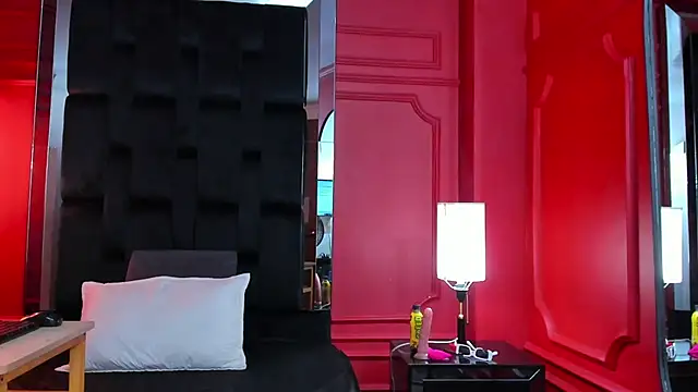 Snapshot of nathalie_rossel chatting on 03.08.25 nathalie rossel online show from 03.08.25