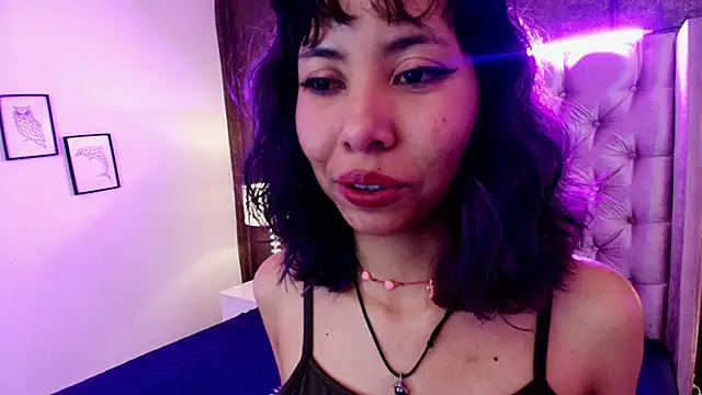 Snapshot of Akane_Uwu chatting on 02.17.25 Akane Uwu online show from 02.17.25