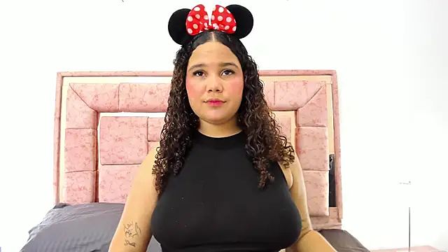 zoee lovv online show from 01.23.25