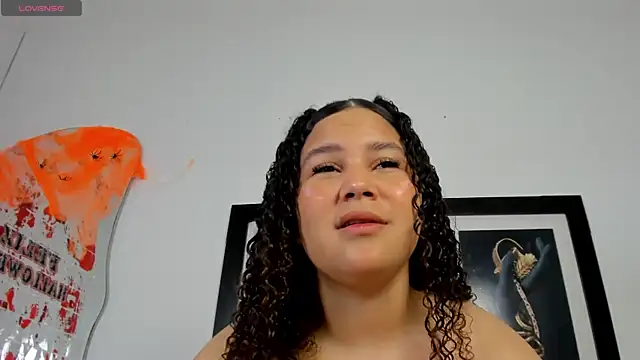 zoee lovv online show from 10.24.25