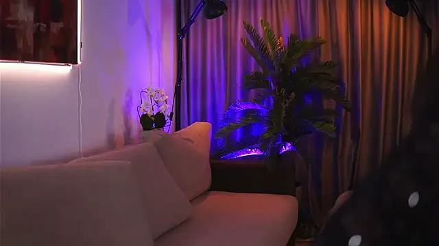 GinaValentinna online show from 03.16.25