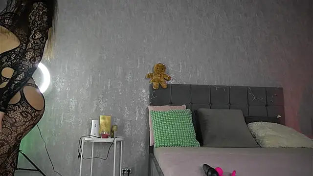 KatelynSparks online show from 12.15.25