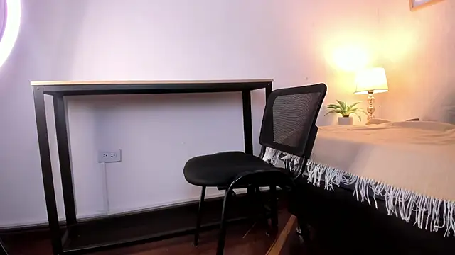 Caroline dh online show from 03.20.26