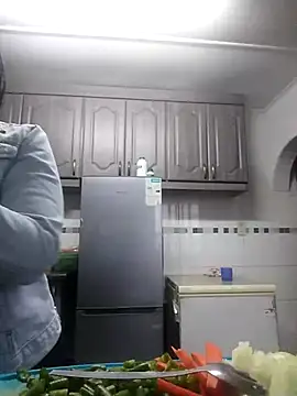 Feathergal69  online show from 09.23.25