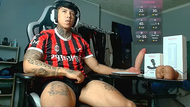 Snapshot of Nickhot0609 chatting on 09.24.25 Nickhot0609 online show from 09.24.25