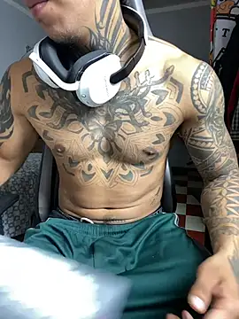 Snapshot of Nickhot0609 chatting on 10.23.25 Nickhot0609 online show from 10.23.25