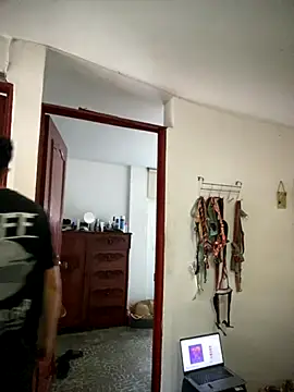 Jestebanano online show from 09.11.25