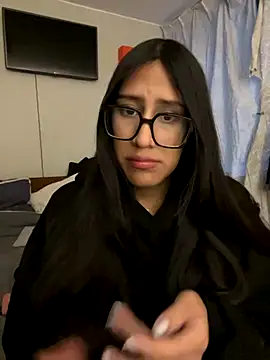 Snapshot of AleFantasy0001 chatting on 10.29.25 AleFantasy0001 online show from 10.29.25