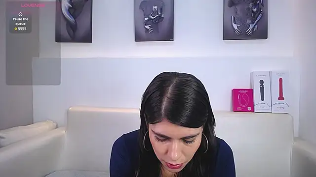 Melodi Roux online show from 11.26.25