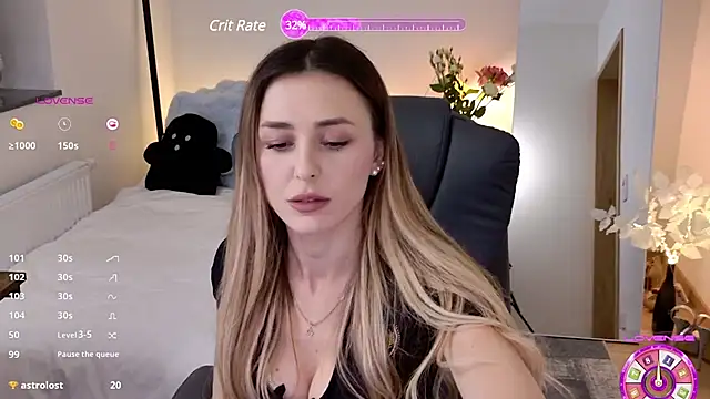 Sophie Enzo online show from 03.17.25