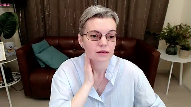 Snapshot of Cutie_Erikaa1 chatting on 01.11.25 Cutie Erikaa1 online show from 01.11.25