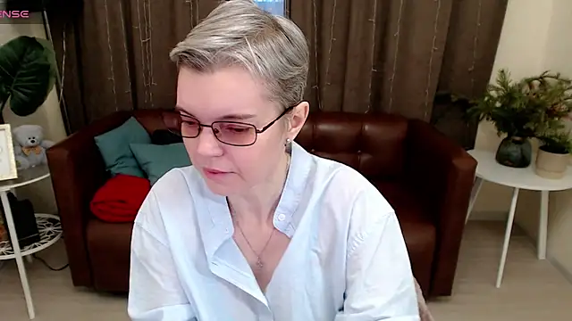 Snapshot of Cutie_Erikaa1 chatting on 01.11.25 Cutie Erikaa1 online show from 01.11.25