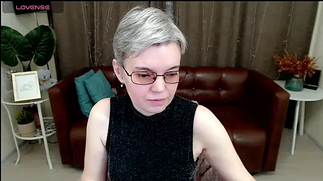 Snapshot of Cutie_Erikaa1 chatting on 01.21.25 Cutie Erikaa1 online show from 01.21.25