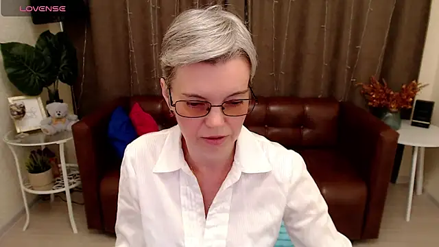 Snapshot of Cutie_Erikaa1 chatting on 02.06.25 Cutie Erikaa1 online show from 02.06.25