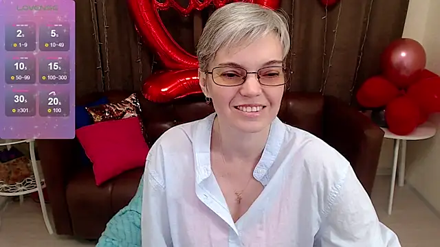 Snapshot of Cutie_Erikaa1 chatting on 02.13.25 Cutie Erikaa1 online show from 02.13.25