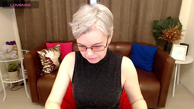 Snapshot of Cutie_Erikaa1 chatting on 03.22.25 Cutie Erikaa1 online show from 03.22.25