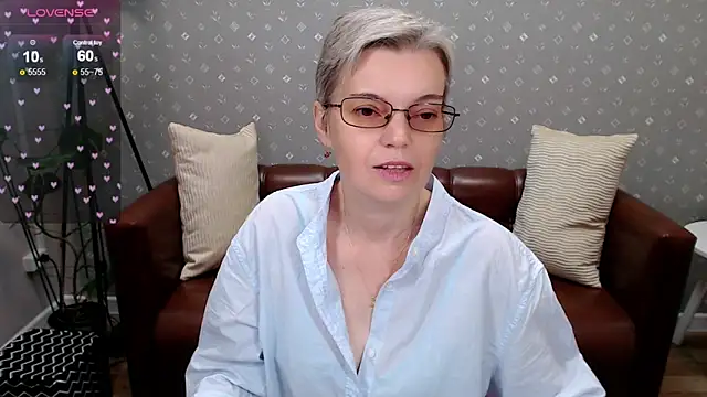 Snapshot of Cutie_Erikaa1 chatting on 10.12.25 Cutie Erikaa1 online show from 10.12.25