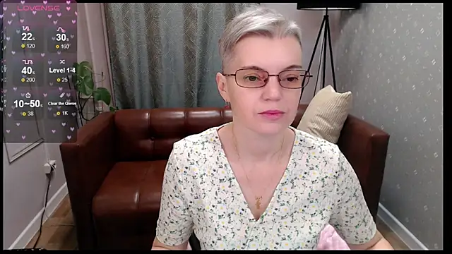 Snapshot of Cutie_Erikaa1 chatting on 11.13.25 Cutie Erikaa1 online show from 11.13.25