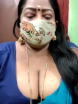 Snapshot of maniisha chatting on 12.19.24 maniisha online show from 12.19.24