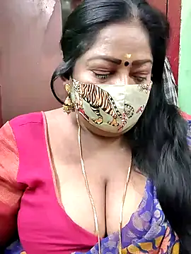 Snapshot of maniisha chatting on 12.21.24 maniisha online show from 12.21.24