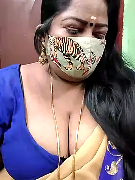 Snapshot of maniisha chatting on 12.21.24 maniisha online show from 12.21.24