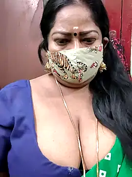 Snapshot of maniisha chatting on 12.21.24 maniisha online show from 12.21.24