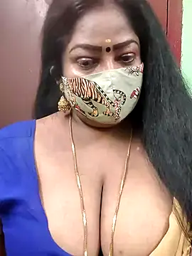 Snapshot of maniisha chatting on 12.30.24 maniisha online show from 12.30.24