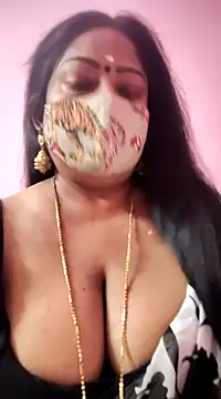 Snapshot of maniisha chatting on 01.11.25 maniisha online show from 01.11.25